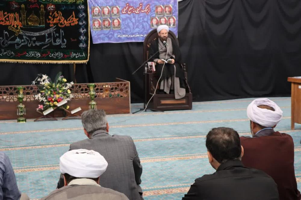 ملت بزرگ ایران تربیت یافته مکتب والای امام حسین (ع) / بازخوانی عفت و حجاب زینبی از درسهای مهم عاشورا